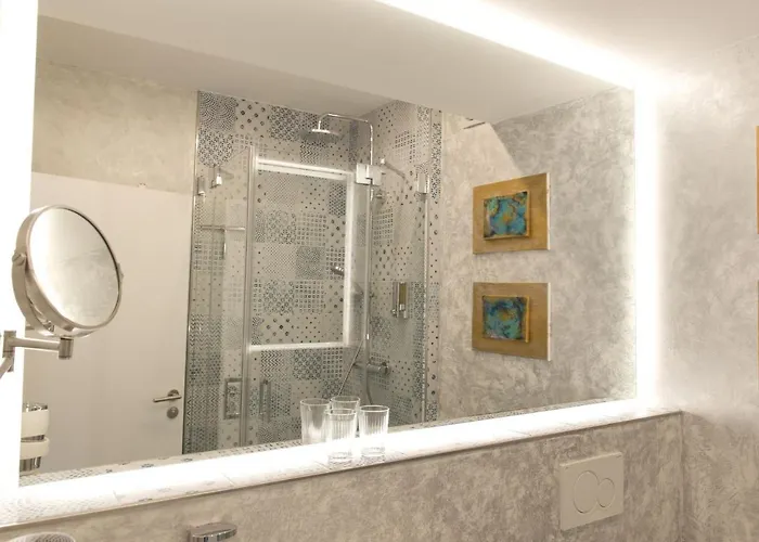 Am Linggplatz - Ruhige Lage In Der Fussgaengerzone - Self-check-in - Parkhaus Inklusive - Schnelles Wlan Apartman *