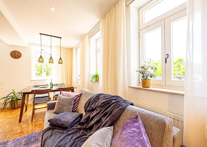 Apartman Am Linggplatz - Ruhige Lage In Der Fussgaengerzone - Self-check-in - Parkhaus Inklusive - Schnelles Wlan Bad Hersfeld